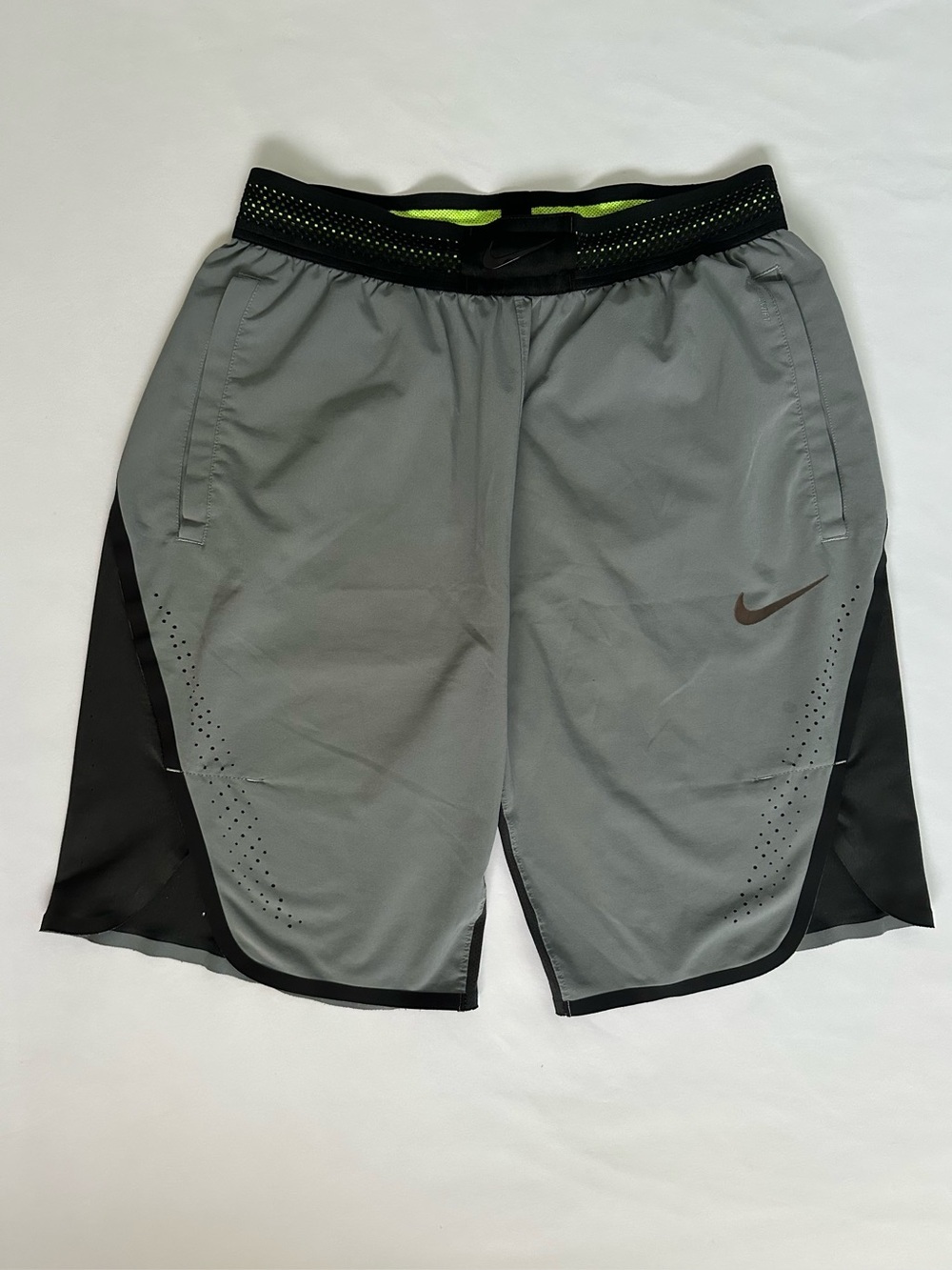 Nike Vapor Basketball Mens 9” Vented Shorts